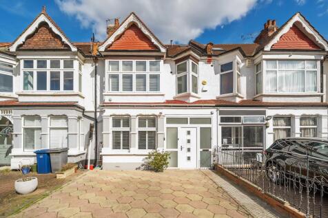 Finchley,  London,  N12 3 bed maisonette for sale