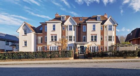 3 bedroom maisonette for sale