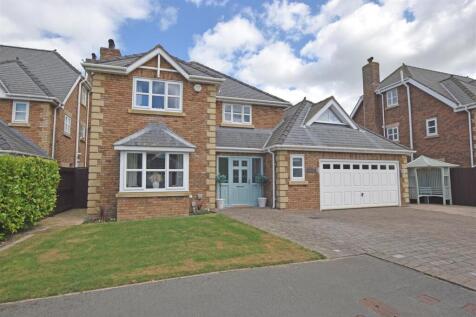 5 bedroom detached house for sale