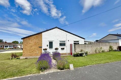 2 bedroom semi-detached bungalow for sale