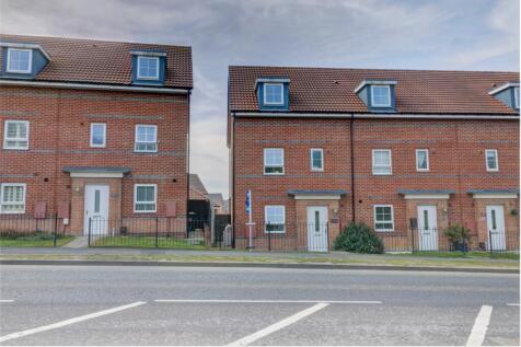 4 bedroom end of terrace house for sale