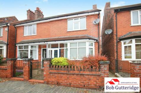 2 bedroom semi-detached house for sale