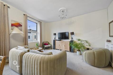 Queens Crescent, NW5 2 bed flat for sale