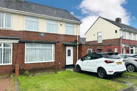 3 bedroom semi-detached house for sale