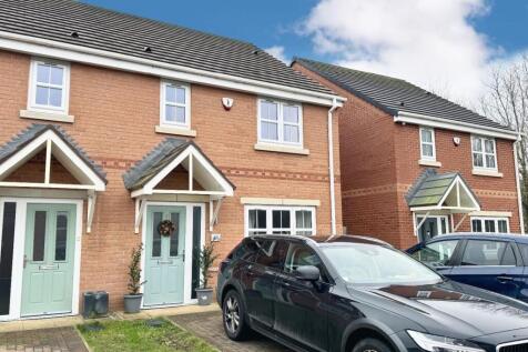 3 bedroom semi-detached house for sale