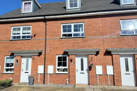 3 bedroom terraced house for sale