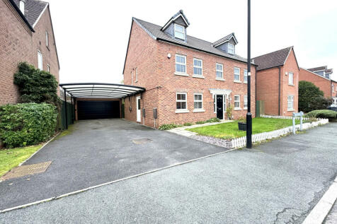 5 bedroom detached house for sale