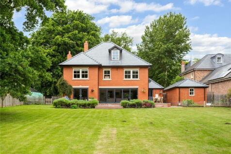 6 bedroom detached house for sale