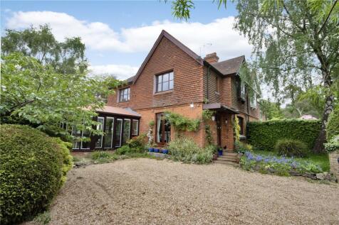 1 Five Went Ways Cottages, Stone... 3 bed semi