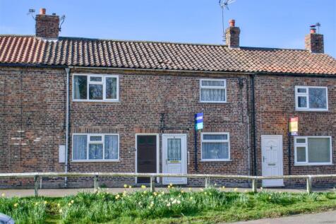 Long Street, Easingwold, York 2 bed terraced house for sale