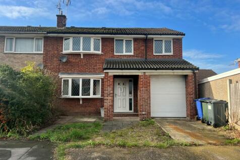 4 bedroom semi-detached house for sale