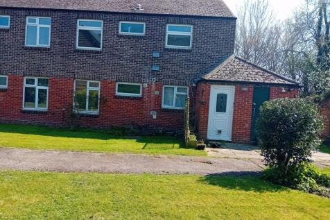 2 bedroom maisonette for sale
