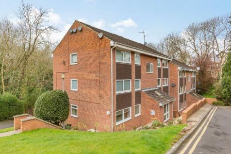 Coppice Beck Court, Harrogate, HG1 2LB 2 bed flat for sale