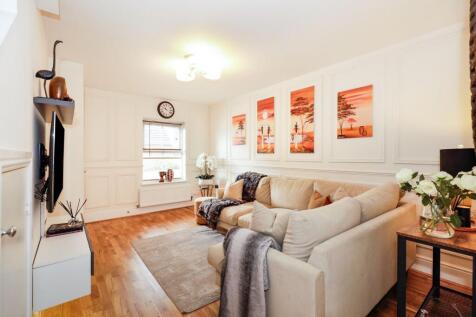 Pickering Gardens, Harrogate, HG1 4FB 3 bed terraced house for sale