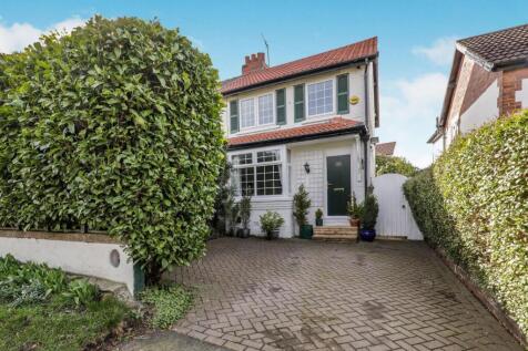 Station Road, Pannal, Harrogate, HG3 1JN 3 bed semi