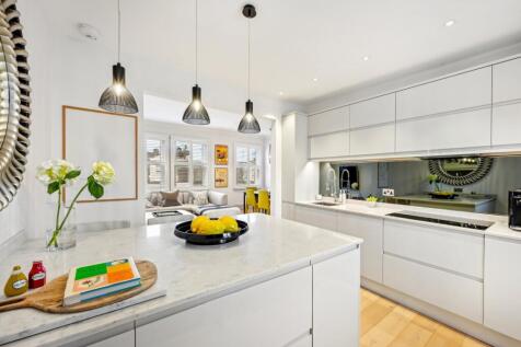 Chesilton Road, Fulham, London, SW6 3 bed maisonette for sale