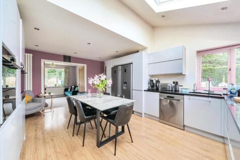 Bishopdale Drive, Collingham, Wetherby 4 bed detached house for sale