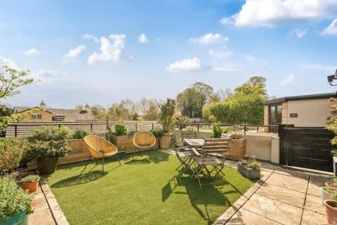 Old London Road, Stutton 2 bed apartment for sale