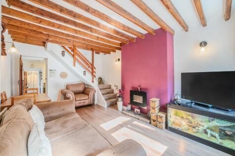 Back Street, Wetherby, West Yorkshire 2 bed end of terrace house for sale