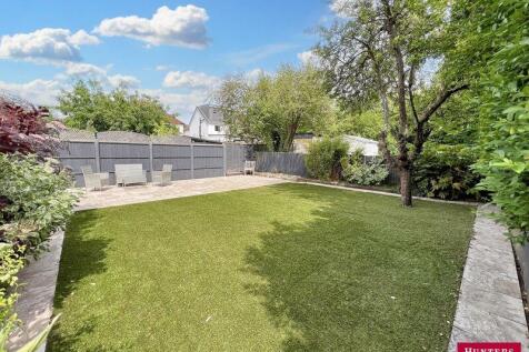 2 bedroom maisonette for sale