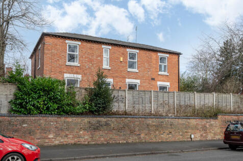Woodfield Crescent, Kidderminster 4 bed detached house for sale