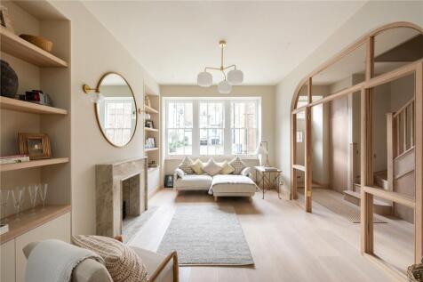 Montagu Mews North, Marylebone, W1H 3 bed mews for sale
