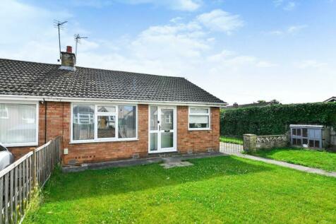 2 bedroom semi-detached bungalow for sale