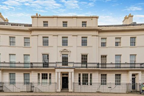 St. Leonards Place, York 2 bed flat for sale