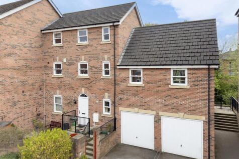 4 bedroom town house for sale