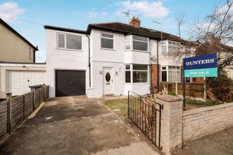 3 bedroom semi-detached house for sale