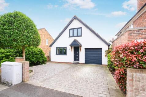 Moorland Road, York 3 bed detached house for sale