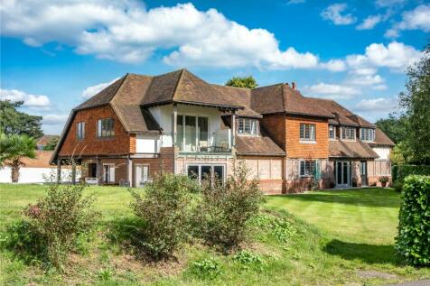 6 bedroom equestrian property for sale