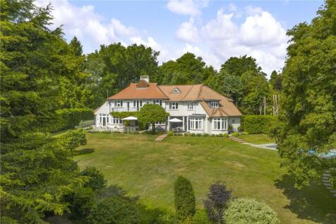 Square Drive, Haslemere, Surrey, GU27 6 bed detached house for sale
