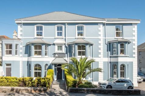 Falmouth 3 bed apartment for sale