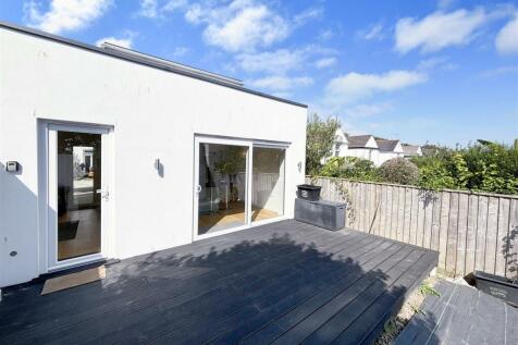 Falmouth 2 bed apartment for sale