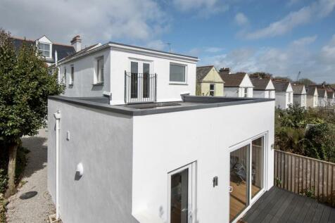 Falmouth 2 bed apartment for sale