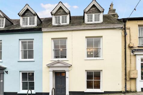 4 bedroom terraced house for sale