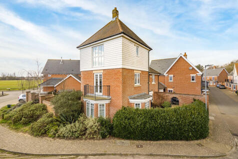 Pattinson Walk, Colchester CO6 4 bed link detached house for sale