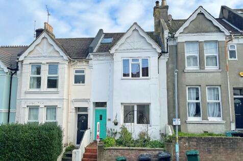 2 bedroom ground floor flat for sale