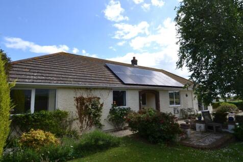 4 bedroom detached bungalow for sale
