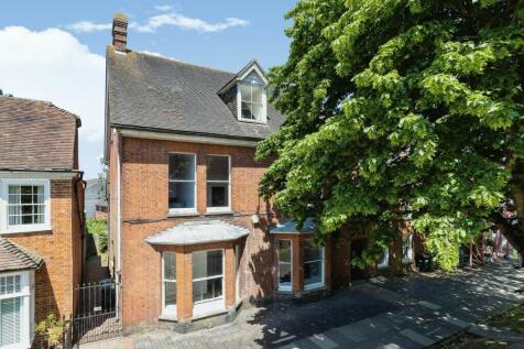 7 bedroom semi-detached house for sale