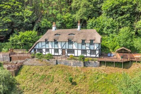 4 bedroom cottage for sale
