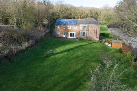 8 bedroom detached house for sale