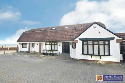 Markham Avenue, Whitburn 4 bed detached house for sale