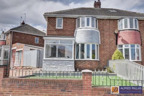 Bampton Avenue, Seaburn Dene 3 bed semi