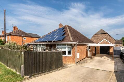 4 bedroom detached bungalow for sale