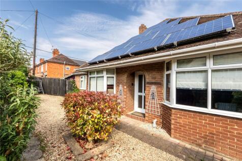 4 bedroom detached bungalow for sale