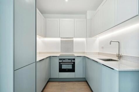 The Courtyard, Royal Eden Docks, E16 1 bed apartment for sale