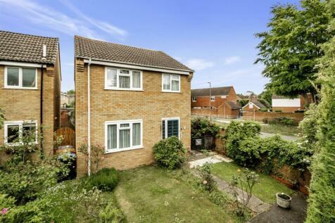 Dalton Gardens, Bishop's Stortford CM23 3 bed detached house for sale