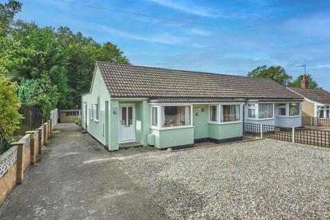 2 bedroom semi-detached bungalow for sale